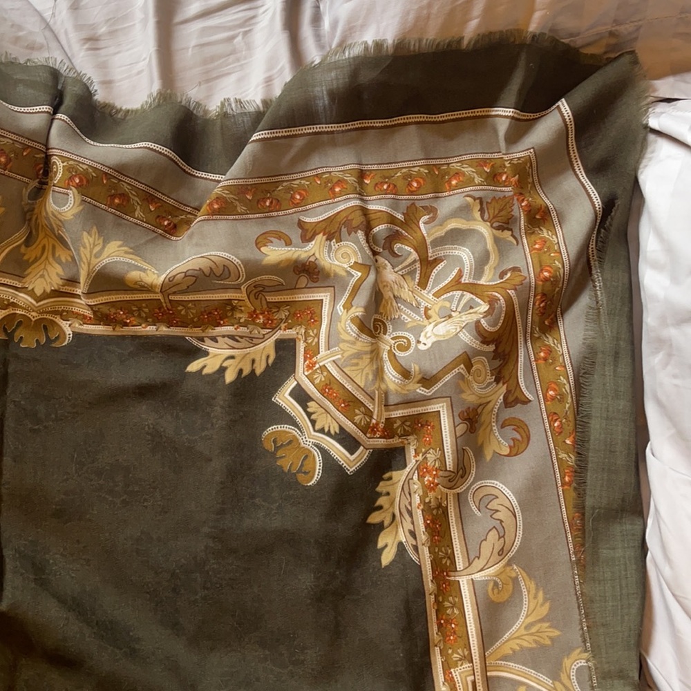 100% wool vintage Nina Ricci Large Scarf